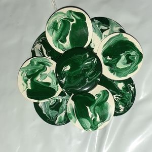 VTG 💚 Enamel Hand Painted Brooch